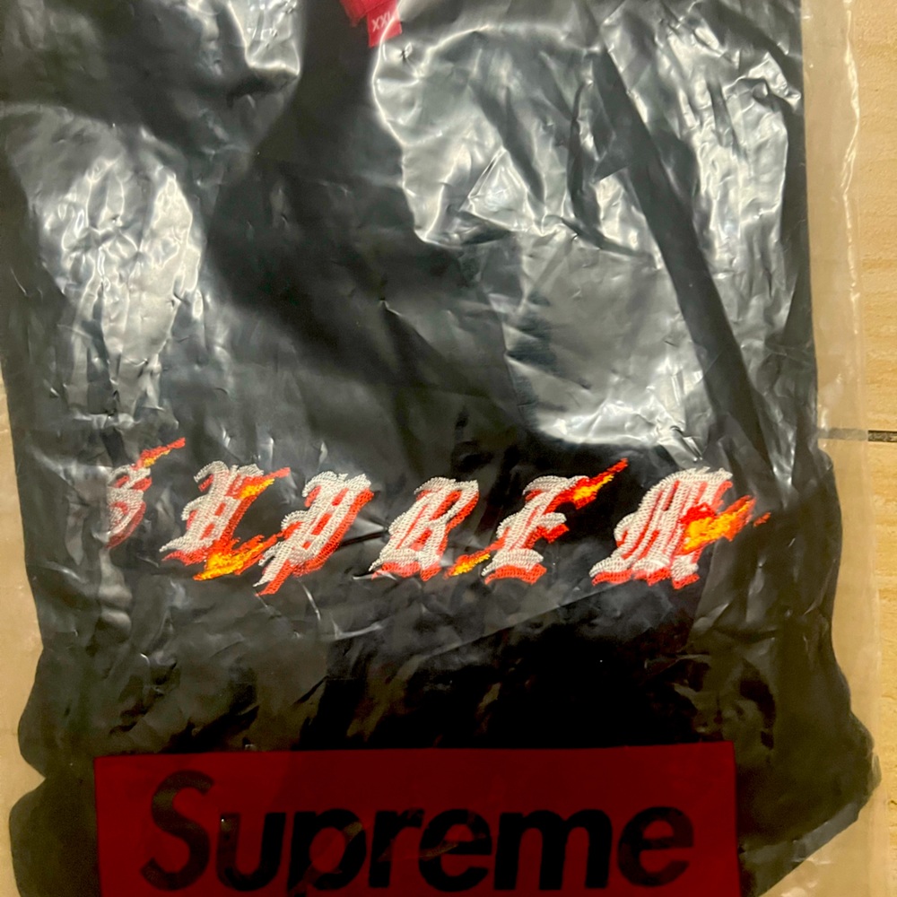 LIKE NEW WORN ONCE SUPREME FLAME BLACK T-SHIRT